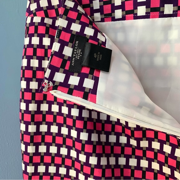 Ann Taylor Pink and White Square Print Pencil Skirt Petite - Picture 7 of 7